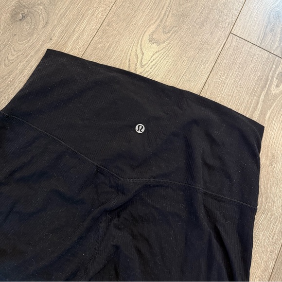 Lululemon Align High Rise (25’) Size 10 Black Ribbed Leggings - Picture 4 of 7